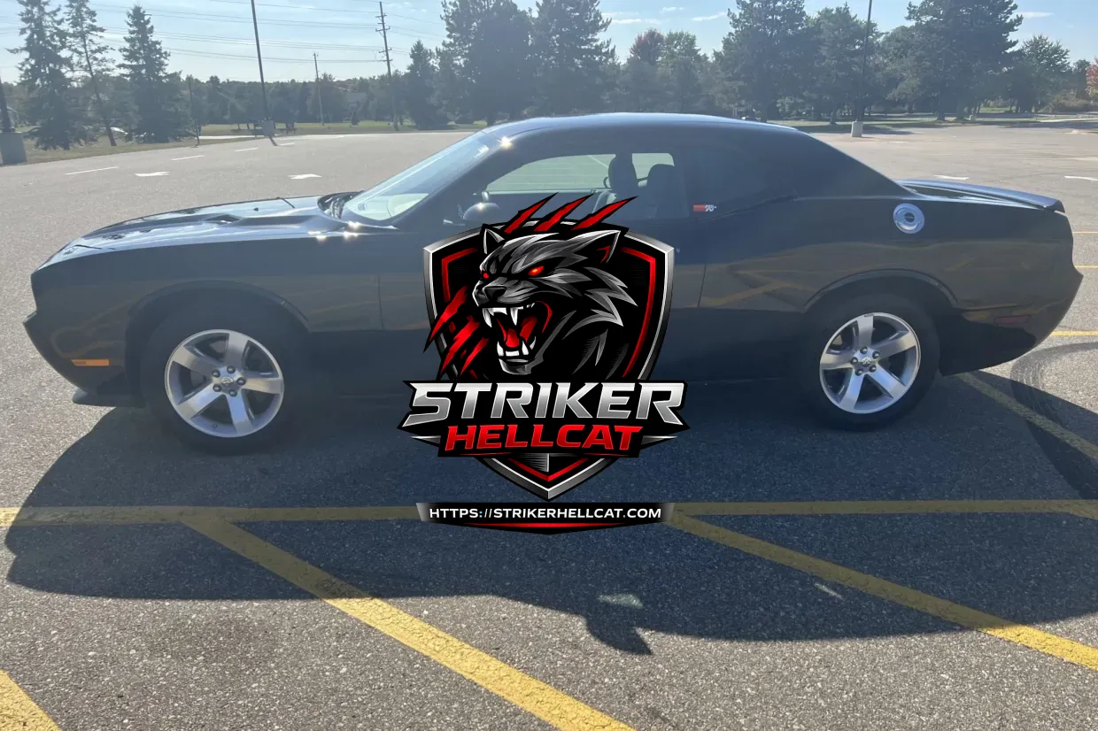 Original-Owner 2009 Dodge Challenger R/T 6-Speed - Image 2