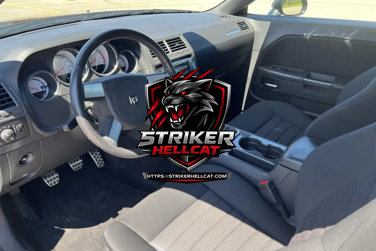 Original-Owner 2009 Dodge Challenger R/T 6-Speed - Image 8