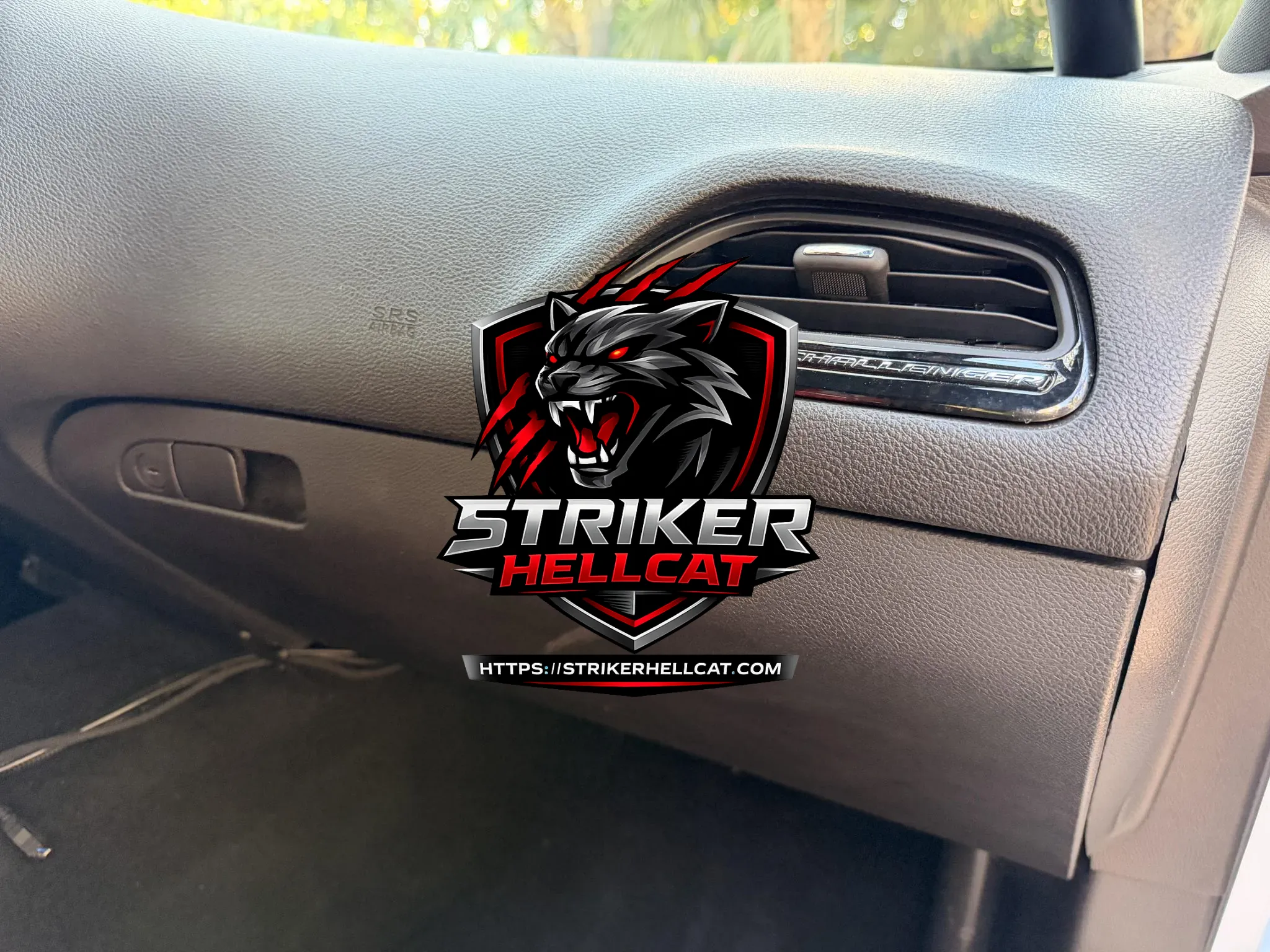 2015 Dodge Challenger - Image 8