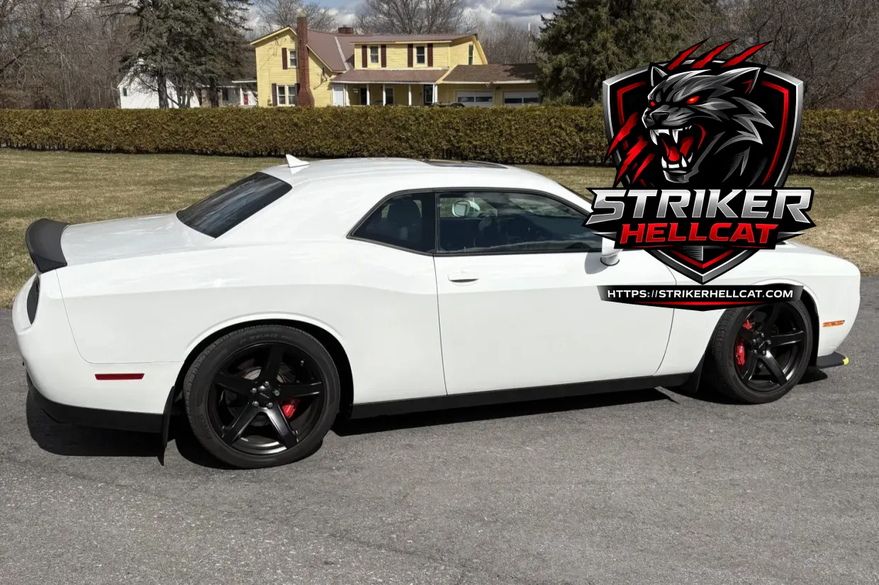 2017 Dodge Challenger SRT Hellcat 6-Speed - Image 4