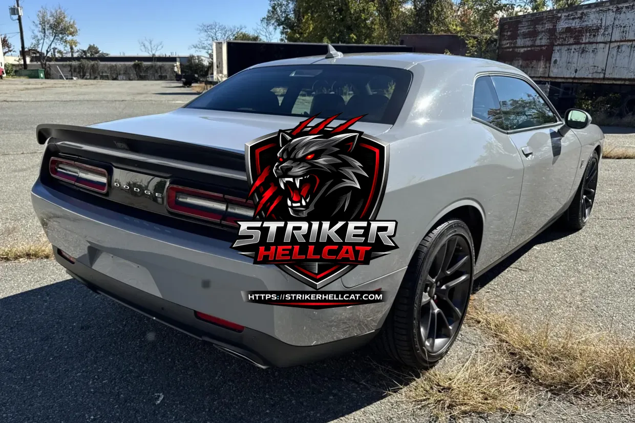 2021 Dodge Challenger - Image 9