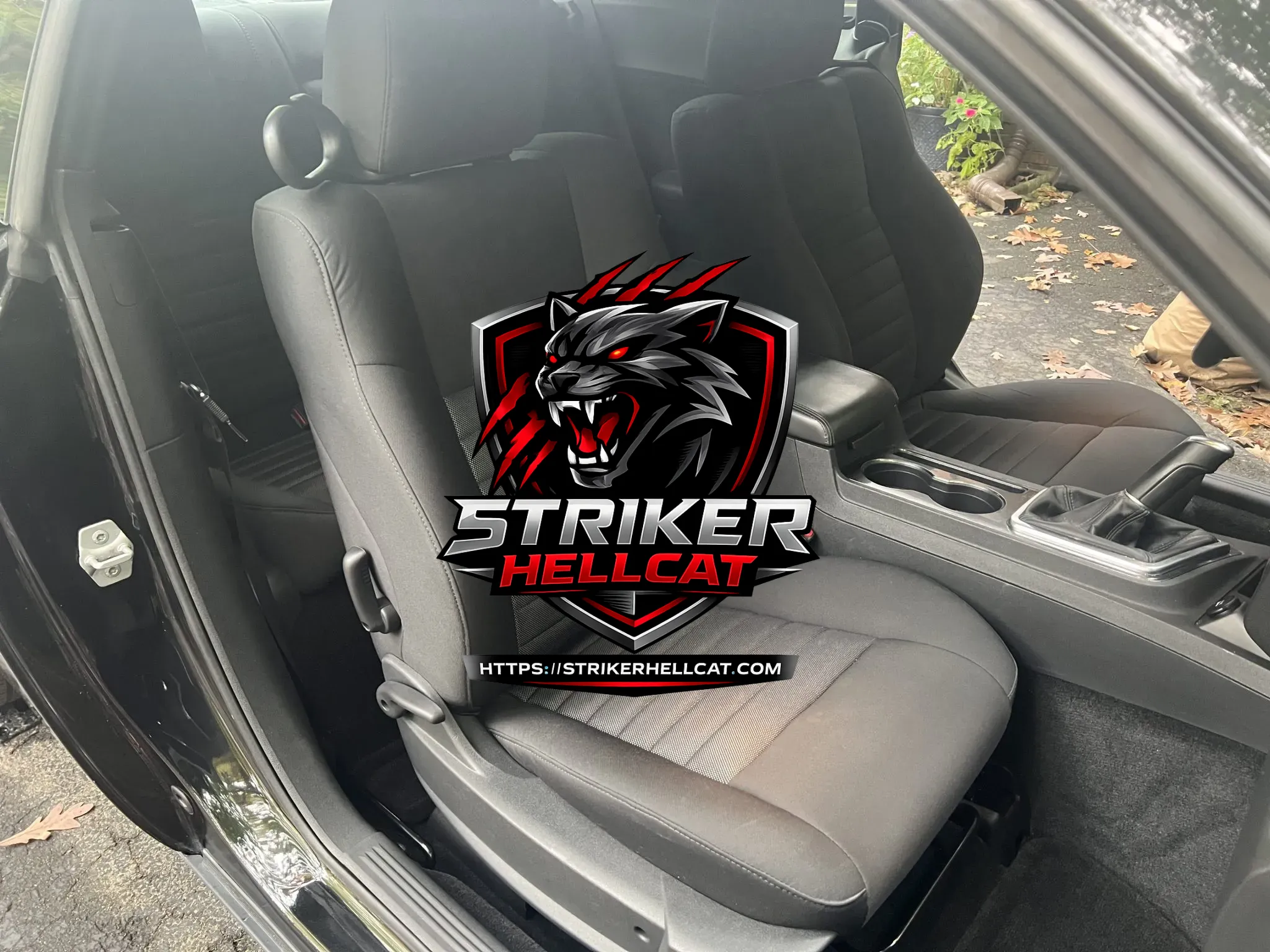 Original-Owner 2009 Dodge Challenger R/T 6-Speed - Image 11